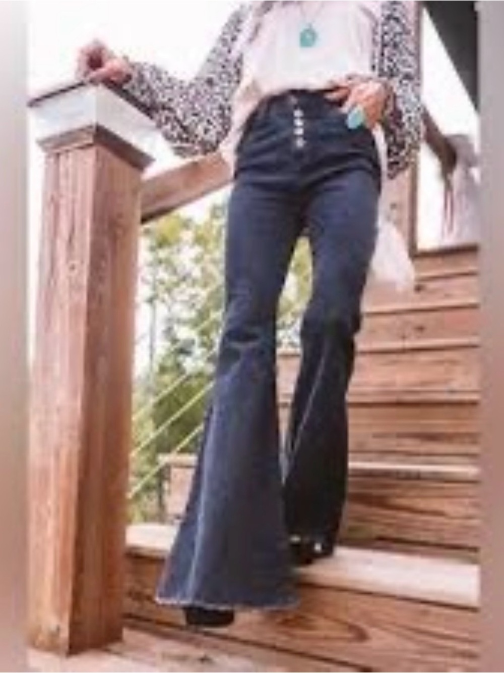 Vervet Los Angeles Women's Button Fly Super Flared Jeans Black Size 27 Stretchy